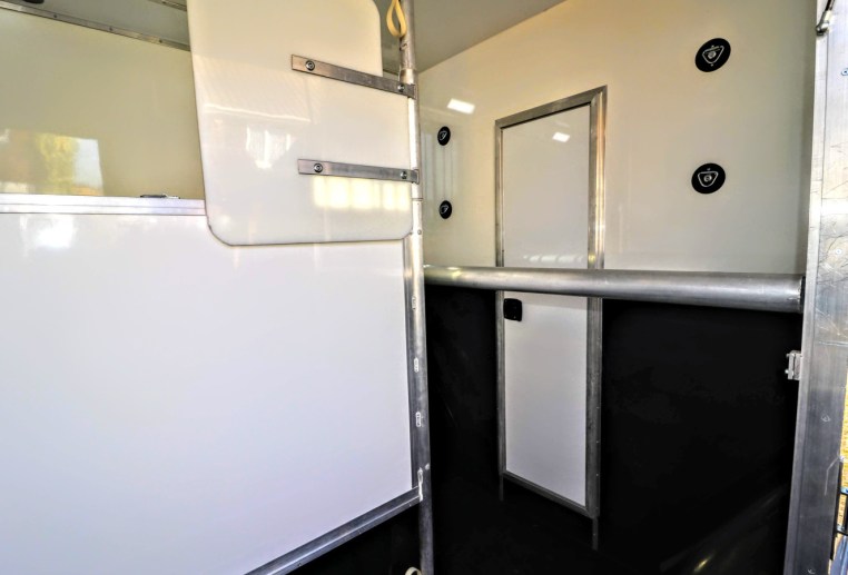 2020-equihunter-encore-45-in-audi-nardo-grey