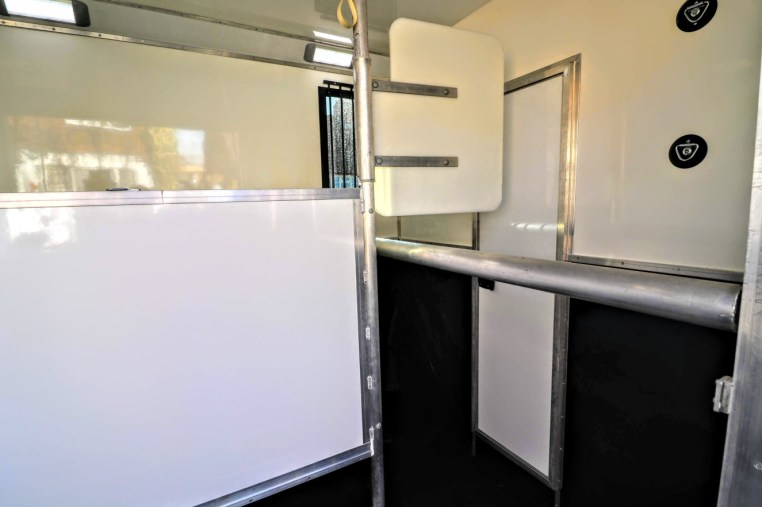 2020-equihunter-encore-45-in-audi-nardo-grey