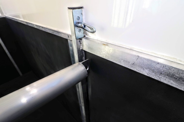 2020-equihunter-encore-45-in-audi-nardo-grey