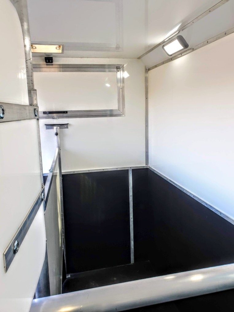 2020-equihunter-encore-45-in-audi-nardo-grey