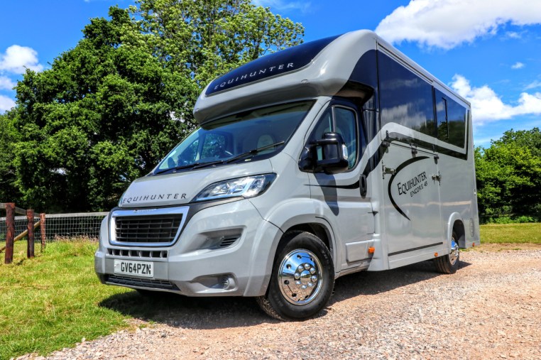 2020-equihunter-encore-45-in-audi-nardo-grey