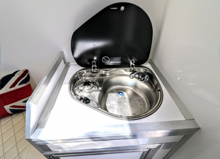 2020-equihunter-encore-45-in-audi-nardo-grey