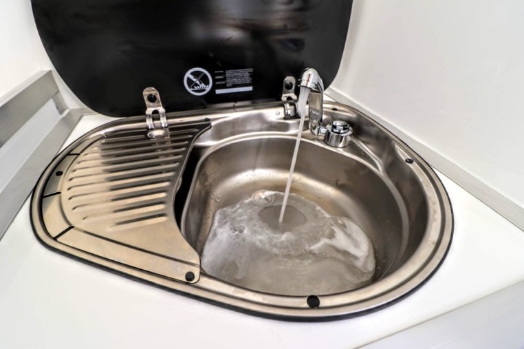 2020-equihunter-encore-45-in-audi-nardo-grey