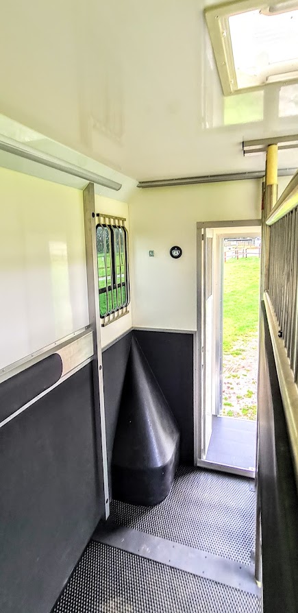 The Equihunter Avanti 3.5 tonne two-stall horsebox