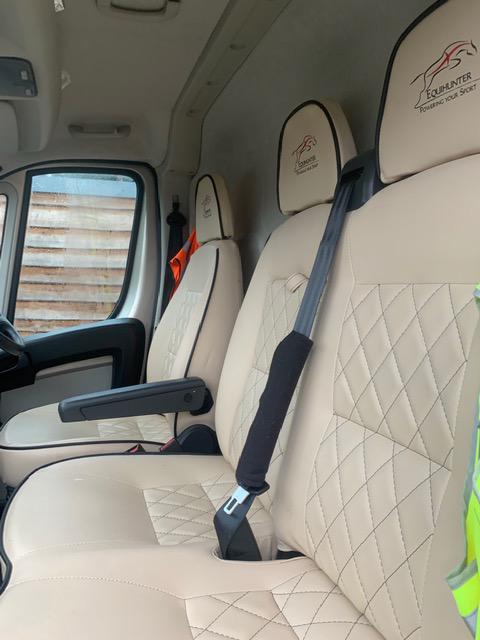 USED EQUIHUNTER ENCORE 45 4.5T TWO STALL HORSEBOX WITH LUXURY LIVING FOR SALE