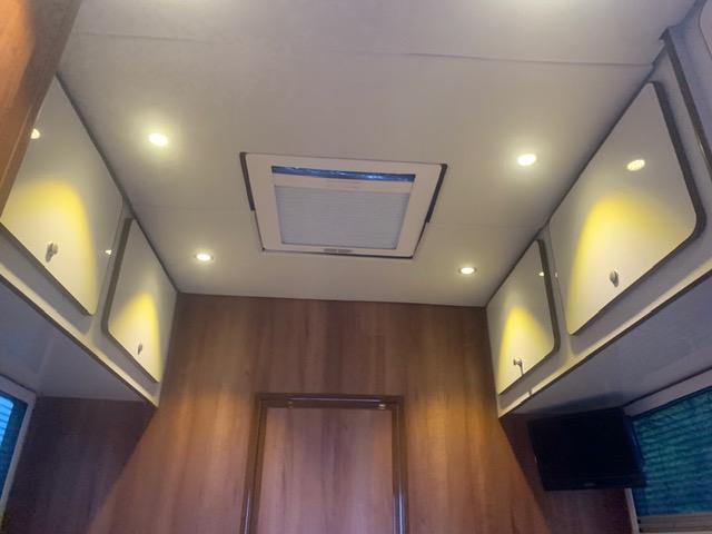 USED EQUIHUNTER ENCORE 45 4.5T TWO STALL HORSEBOX WITH LUXURY LIVING FOR SALE